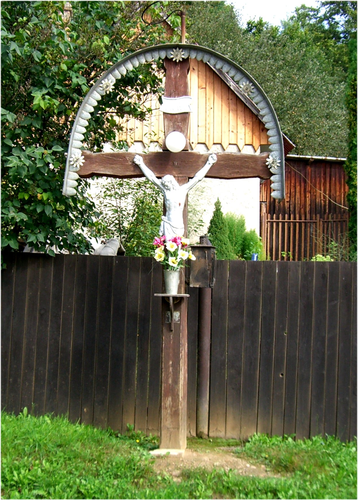Kreuz am Ende des Grundes